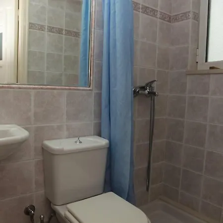 Διαμέρισμα One Flat-one Floor-only Families Allowed *