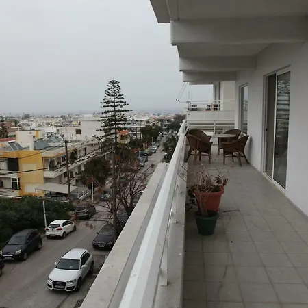 One Flat-one Floor-only Families Allowed * Rhodes City