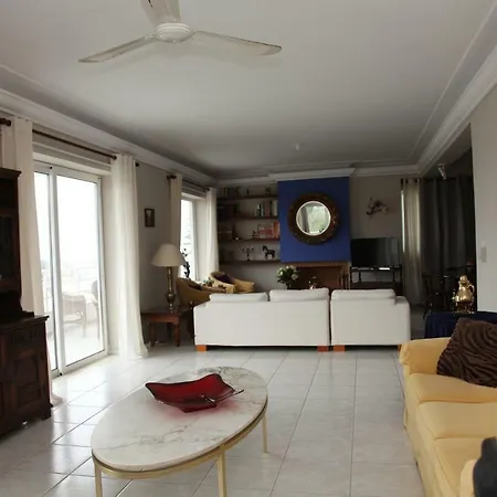 Lejlighed One Flat-one Floor-only Families Allowed *
